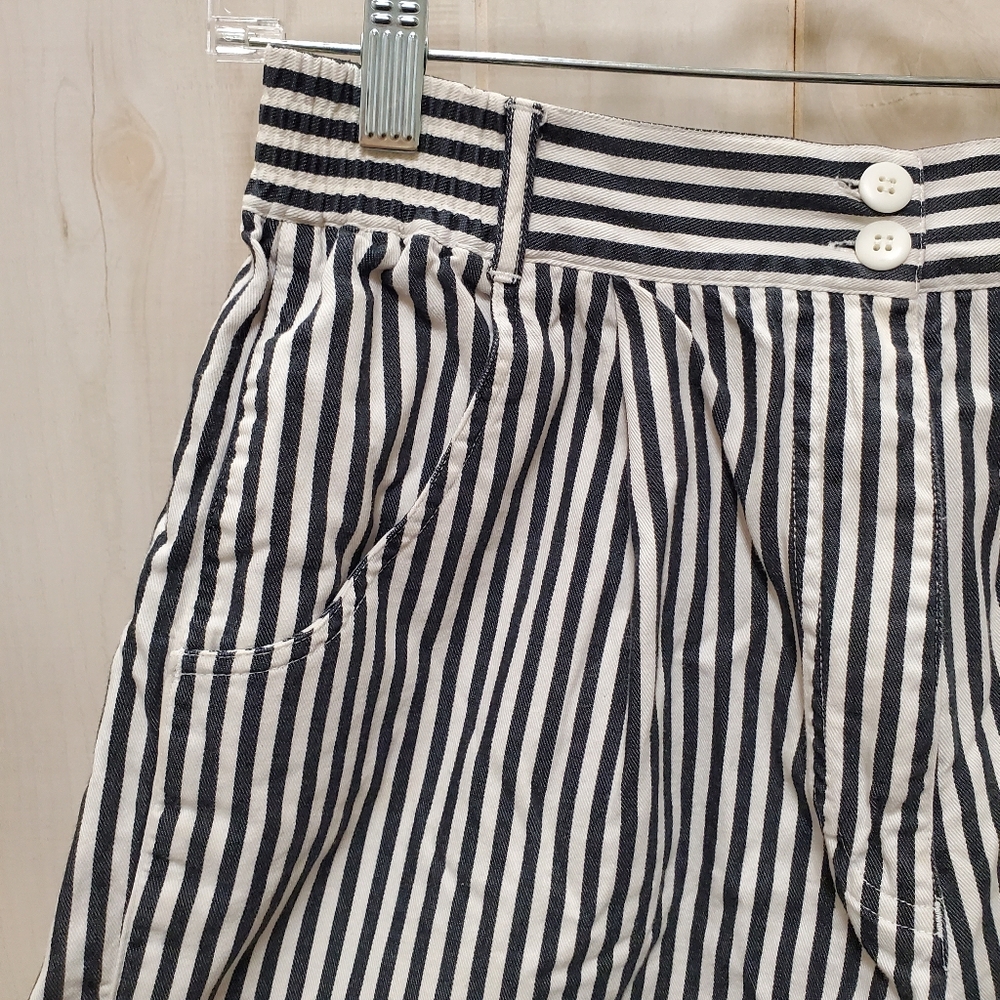 Vintage Izod High Rise Tailored B&W Striped Shorts Size 6 - Picture 4 of 13